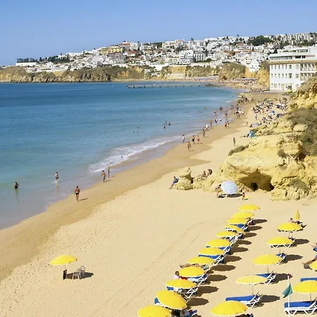 Spacious House With Private Pool In Hébergement de vacances