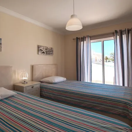 Spacious House With Private Pool In * אלבופיירה