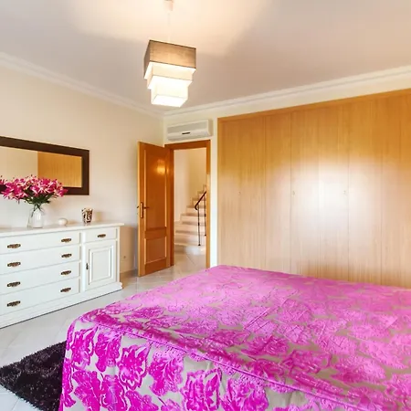 Spacious House With Private Pool In *