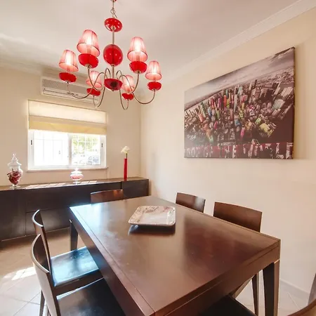 Spacious House With Private Pool In Ferienhaus