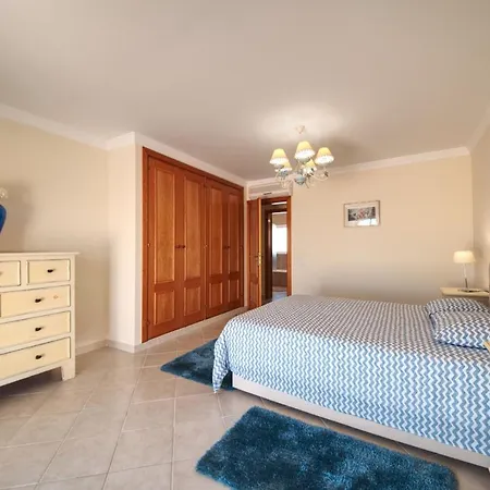 Spacious House With Private Pool In Semesterbostad *