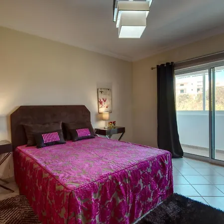 Spacious House With Private Pool In Semesterbostad Albufeira